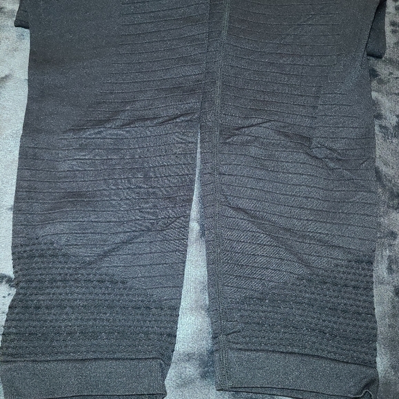 Womens active wear leggings - Picture 2 of 3